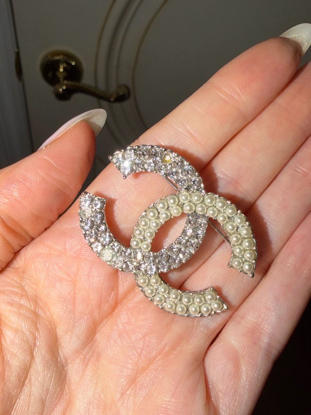 Crystal and Pearl Interlocking Logo Brooch - Silver/White